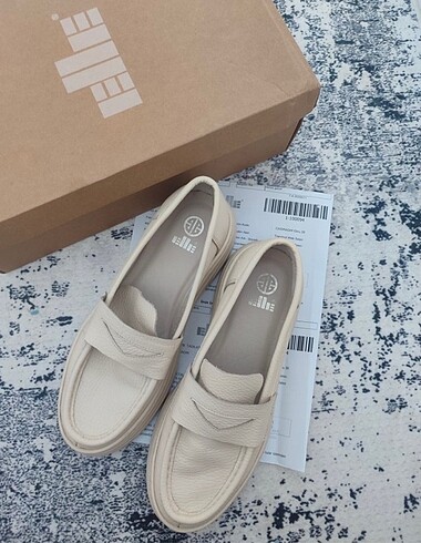 Elle loafer