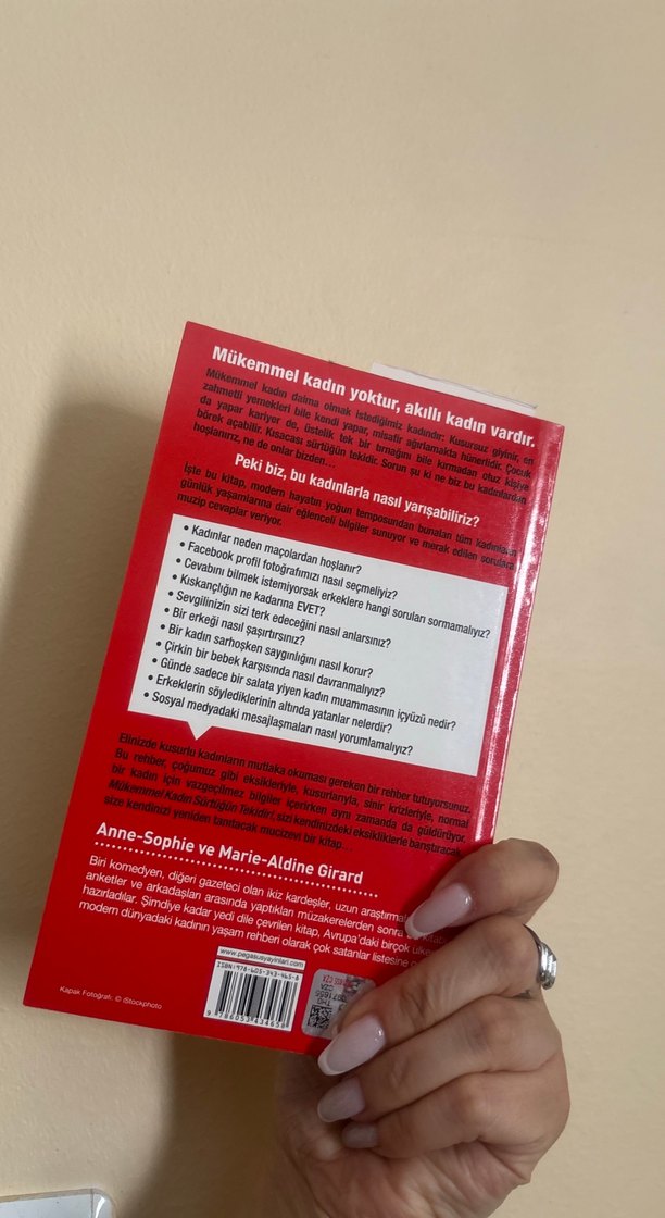 Mükemmel Kadın Sürtüğün Tekidir! Kitap - Görsel 3