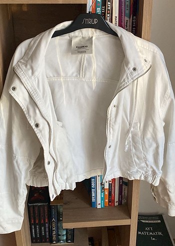 38 Beden Pull&Bear beyaz kot ceket