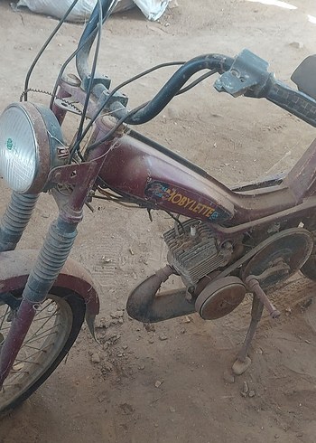 Kahverengi Retro Üç Tekerlekli Bisiklet