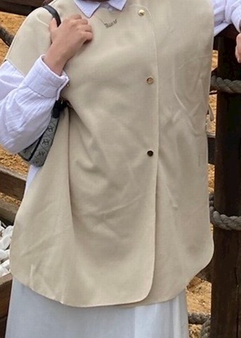 Düğmeli Bej Uzun Kadın Yelek - Görsel 2