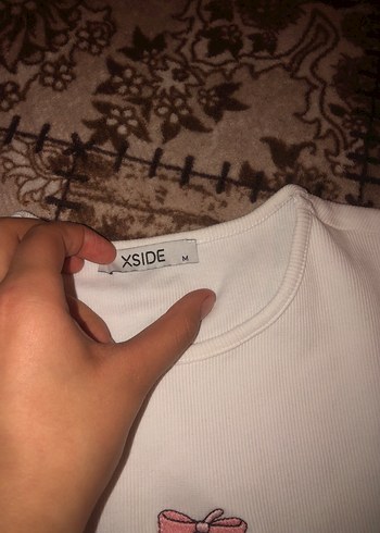 Beyaz kiraz desenli tişört - Görsel 2