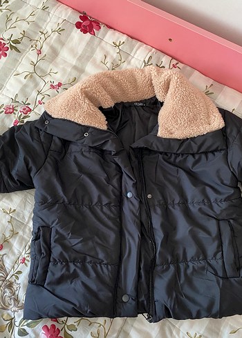 Siyah Kadın Midi Kaban Peluş Detaylı