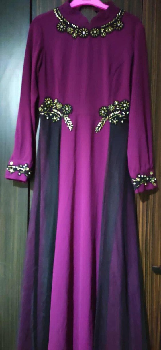 Uzun Mor Straplez Nakışlı Kadın Elbise - Görsel 3