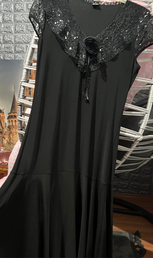 Pul detaylı,kısa kollu,penye likralı kumaş abiye elbise. - Görsel 3