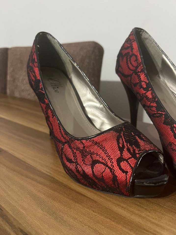 Kırmızı Dantel Detaylı Gotik Yüksek Topuklu Kadın Ayakkabı - Görsel 2