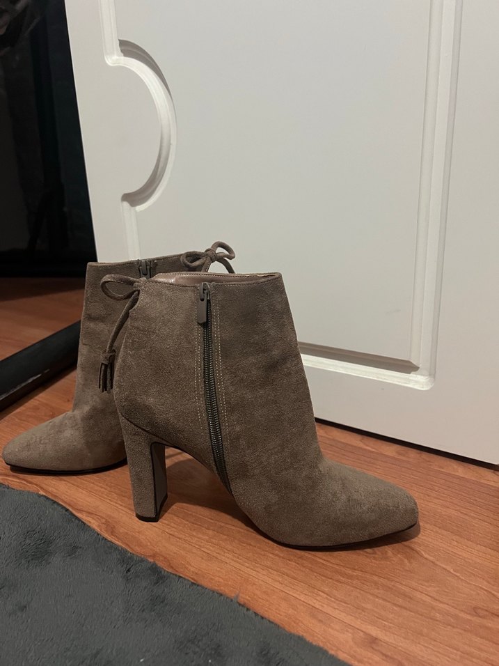 Bej Süet Stiletto Topuklu Kadın Bot - Görsel 4