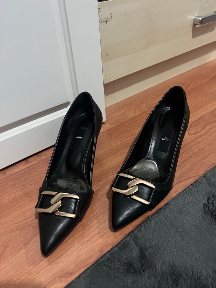 Siyah Deri Tokalı Stiletto - Görsel 3