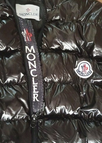 s Beden Siyah Fermuarlı Erkek Yelek. Marka:Moncler