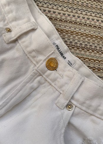 Beyaz Mini Kadın Denim Şort - Görsel 4