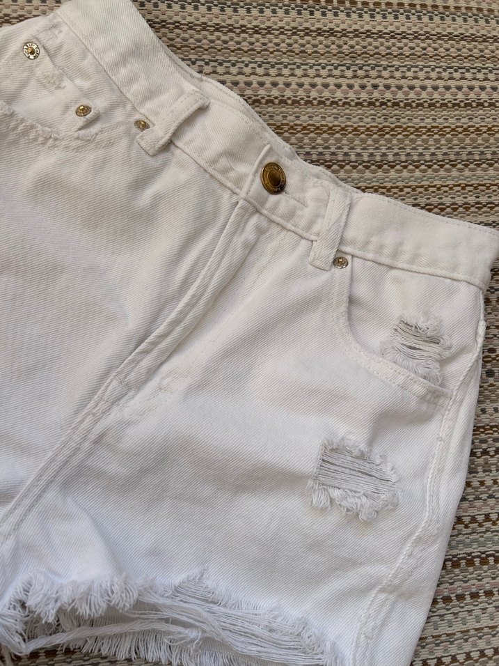 Beyaz Mini Kadın Denim Şort - Görsel 2