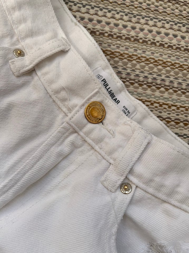 Beyaz Mini Kadın Denim Şort - Görsel 4