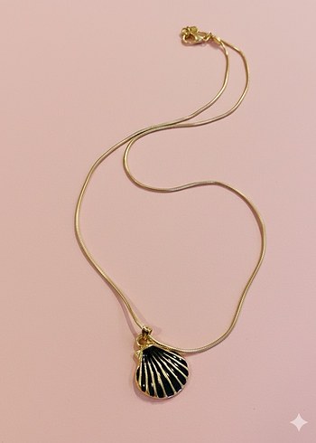 Kısa Zincirli Parlak Altın Deniz Kabuklu Kolye - Görsel 2
