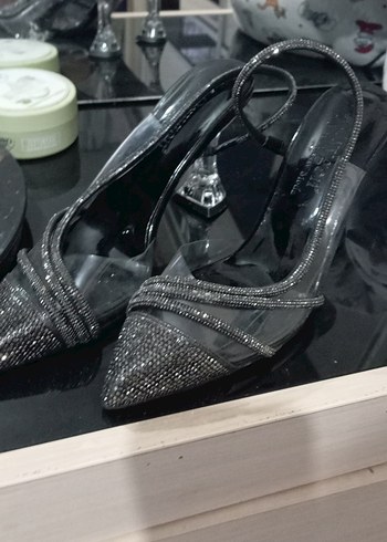 Siyah Yılan Desenli Payetli Stiletto