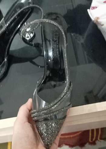 40 Beden Siyah Yılan Desenli Payetli Stiletto