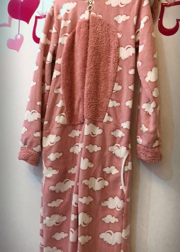 Pembe Bulut Desenli Kapüşonlu Kadın Tulum - Görsel 2