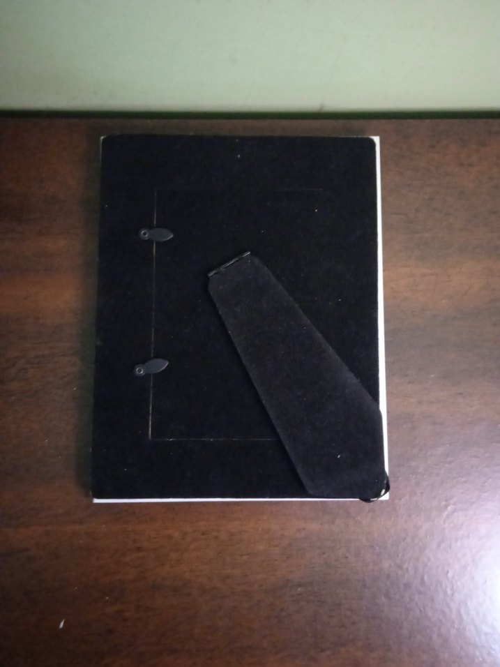 Beyaz ve Gri Dekoratif Fotoğraf Çerçeveleri - Görsel 3