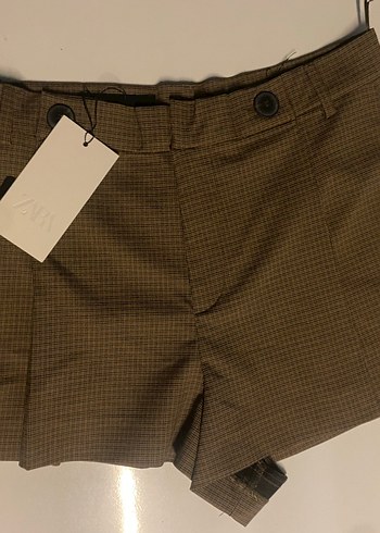 PİNELİ DÜĞMELİ ŞORT - Görsel 2