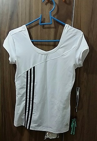 adidas tişört