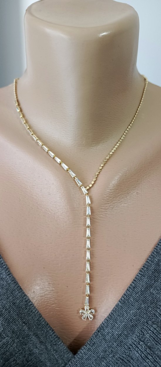 Işıl Işıl Çiçek Detaylı Altın Rengi Kolye - Görsel 2