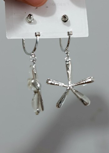 Beyaz Çiçek Desenli Mini Püsküllü Küpe - Görsel 5