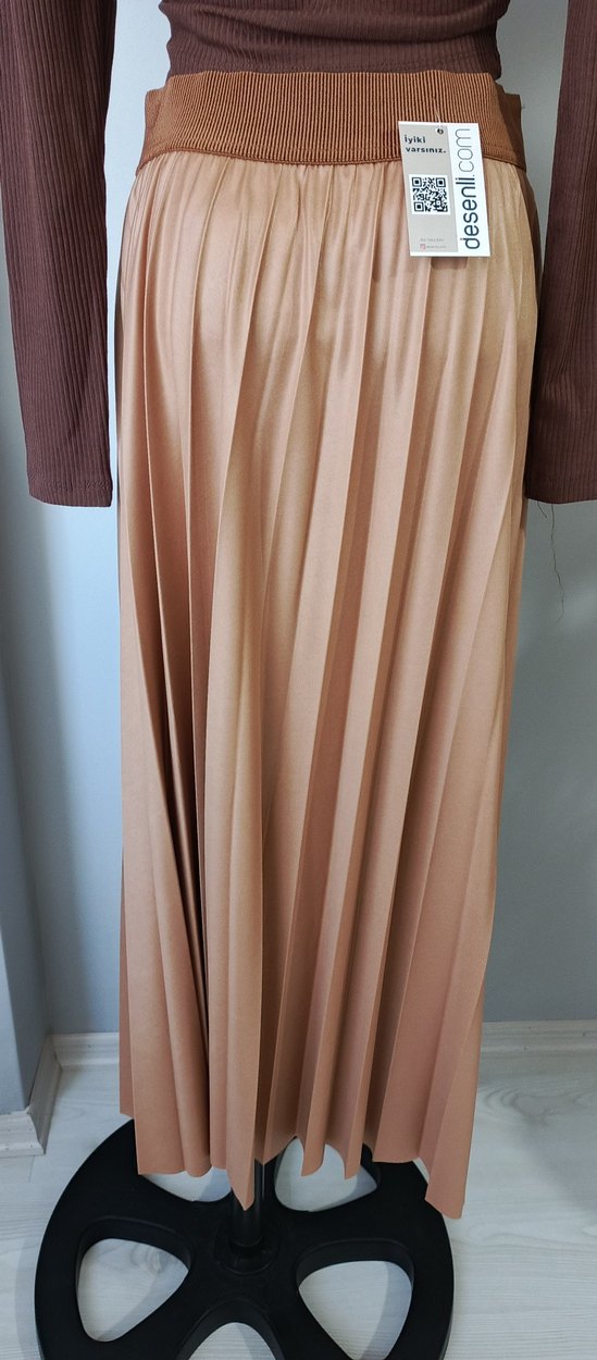 Bej Pileli Kadın Uzun Etek - Görsel 5