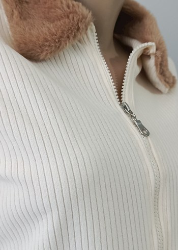 Peluş Yaka Düğmeli Bej Kadın Kazak - Görsel 2