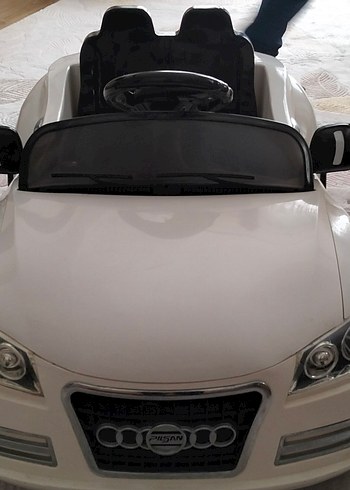 Beyaz Parlak Elektrikli Çocuk Araba