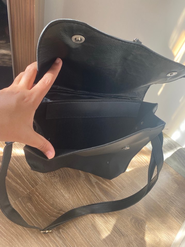 Siyah Deri Tokalı Kadın Çanta - Görsel 3