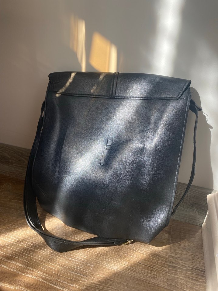 Siyah Deri Tokalı Kadın Çanta - Görsel 2