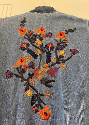 Nakışlı Kadın Mavi Denim Ceket - Görsel 4