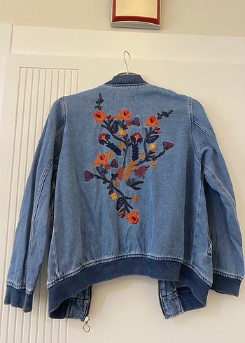 Nakışlı Kadın Mavi Denim Ceket - Görsel 3