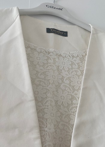 Düğmeli Beyaz Mini Kadın Blazer - Görsel 3