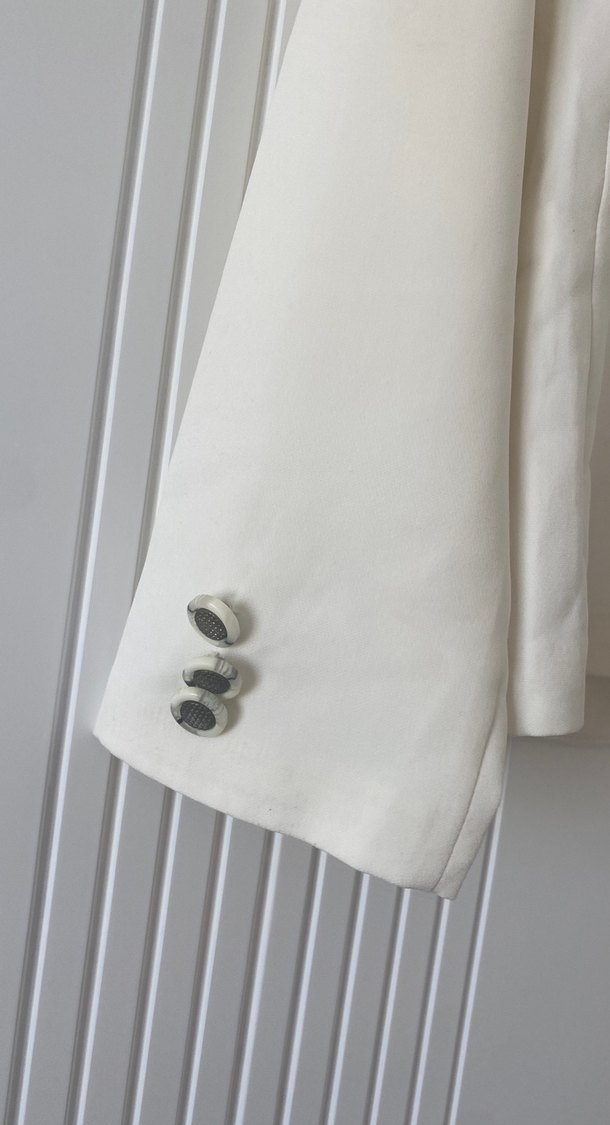 Düğmeli Beyaz Mini Kadın Blazer - Görsel 5