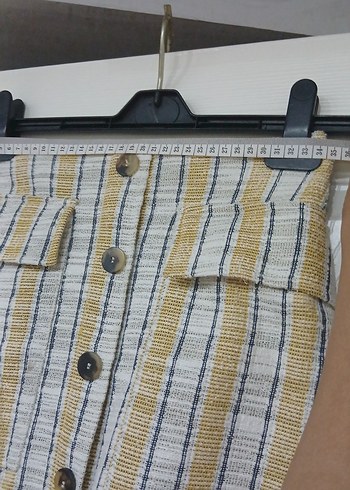 34 Beden Düğmeli Sarı Çizgili Mini Etek