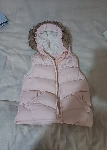Kız Çocuk Pembe Kapüşonlu Kürklü Yelek - Görsel 6