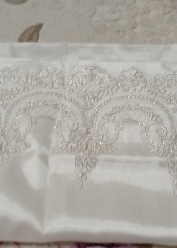 İşlemeli Parlak Beyaz Nevresim Takımı - Görsel 2