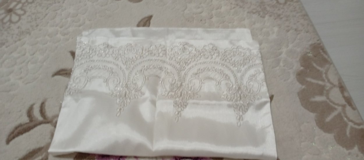 İşlemeli Parlak Beyaz Nevresim Takımı - Görsel 2