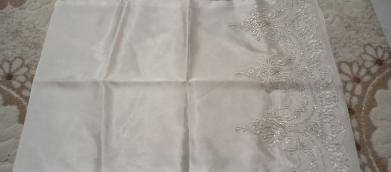 İşlemeli Parlak Beyaz Nevresim Takımı - Görsel 4