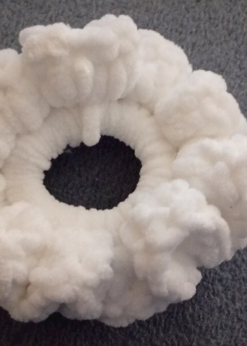 Beyaz Yün Kabartmalı Kadın Saç Tokası - Görsel 2