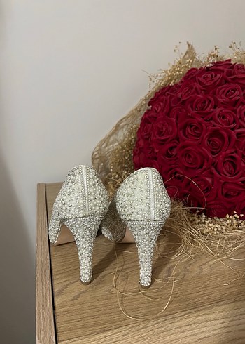 Beyaz İnci Stiletto Topuklu Kadın Ayakkabı - Görsel 5