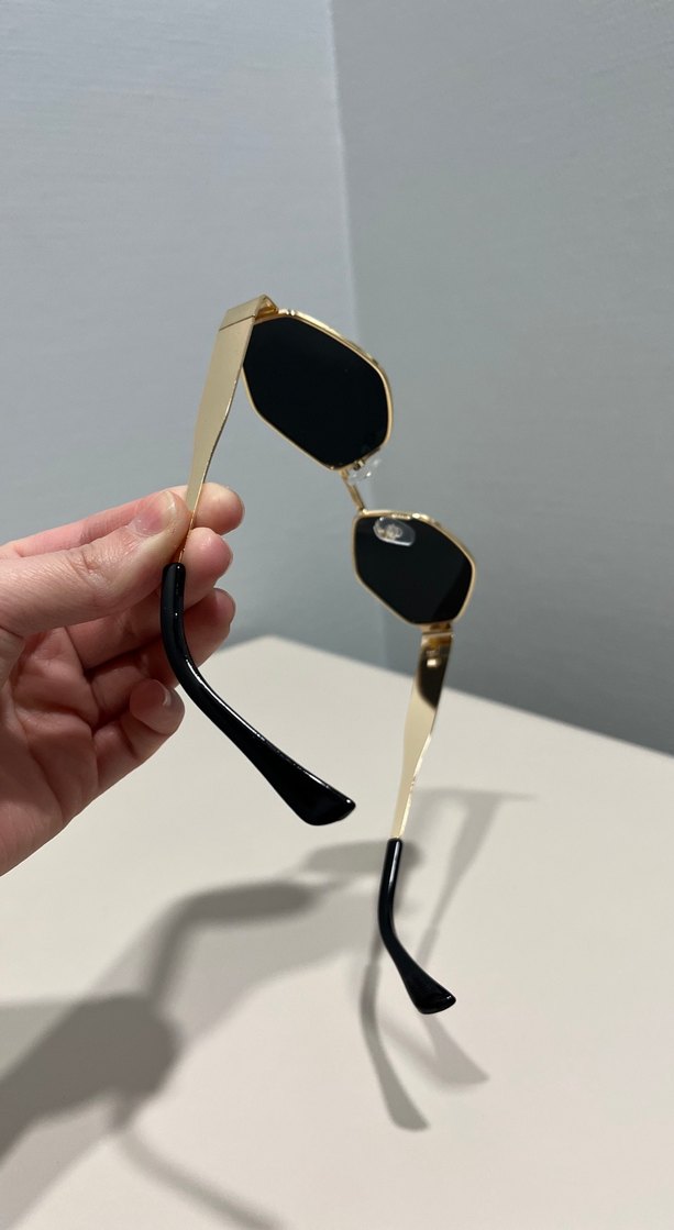 Koyu Siyah Altın Renkli Kadın Gözlüğü - Görsel 3