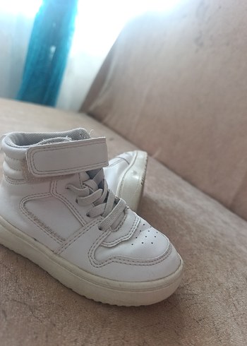 24 Beden beyaz Renk Gri Detaylı Erkek Çocuk Beyaz Spor Ayakkabı