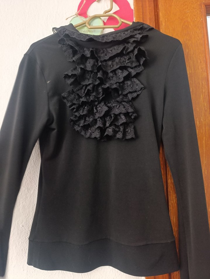Siyah Uzun Kollu Gotik Fırfırlı Bluz - Görsel 2