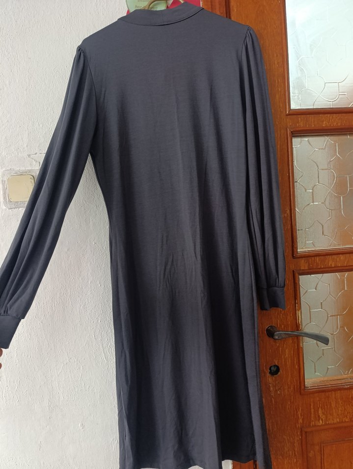 Gri Uzun Kollu Yüksek Yakalı Kadın Elbise - Görsel 3