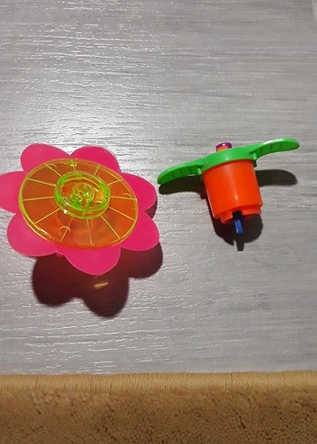 Diğer Renkli Pembe topaç Oyuncağı