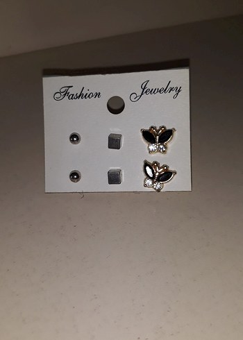  Beden Siyah Mini Taşlı Minimalist Küpe Seti
