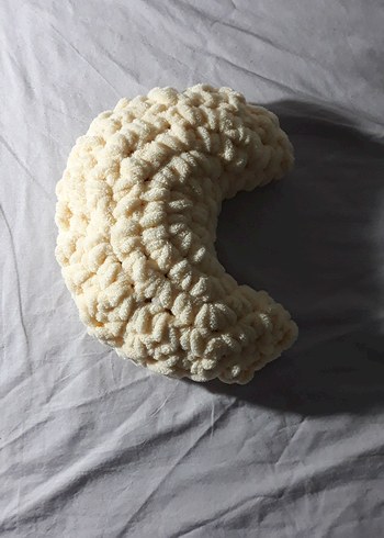 Ay Şeklinde yastık - Görsel 3