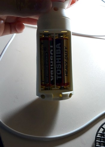 Kahverengi ve gri masaüstü vantilatör - Görsel 4