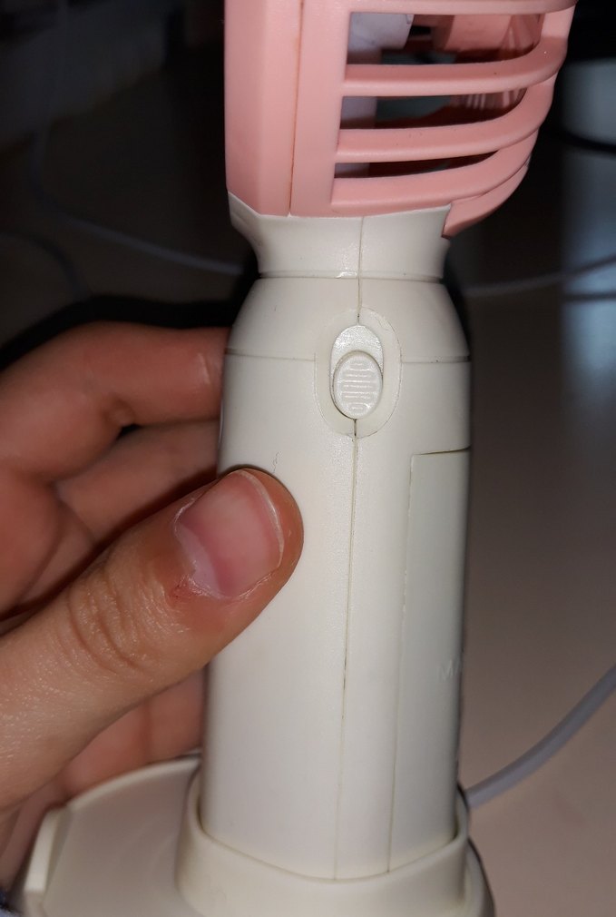 Kahverengi ve gri masaüstü vantilatör - Görsel 3